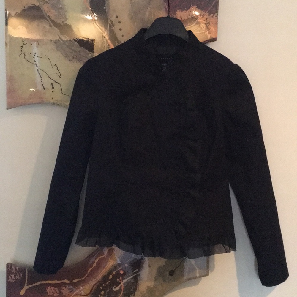 🌺💕Apostrophe Ruffle Button Down Jacket💕🌺